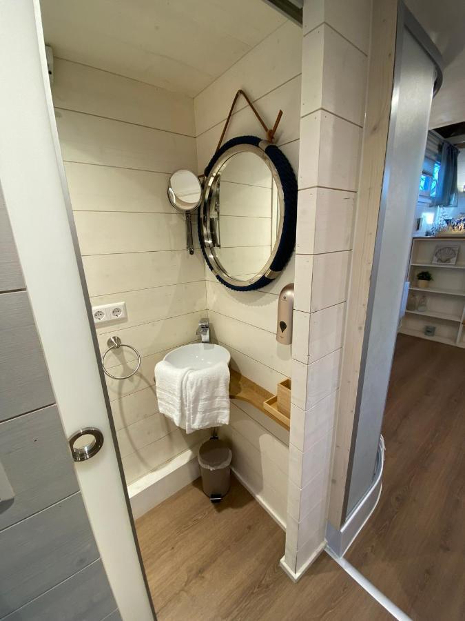 هام Tiny House Ems Im Pier9 Tiny House Hotel المظهر الخارجي الصورة