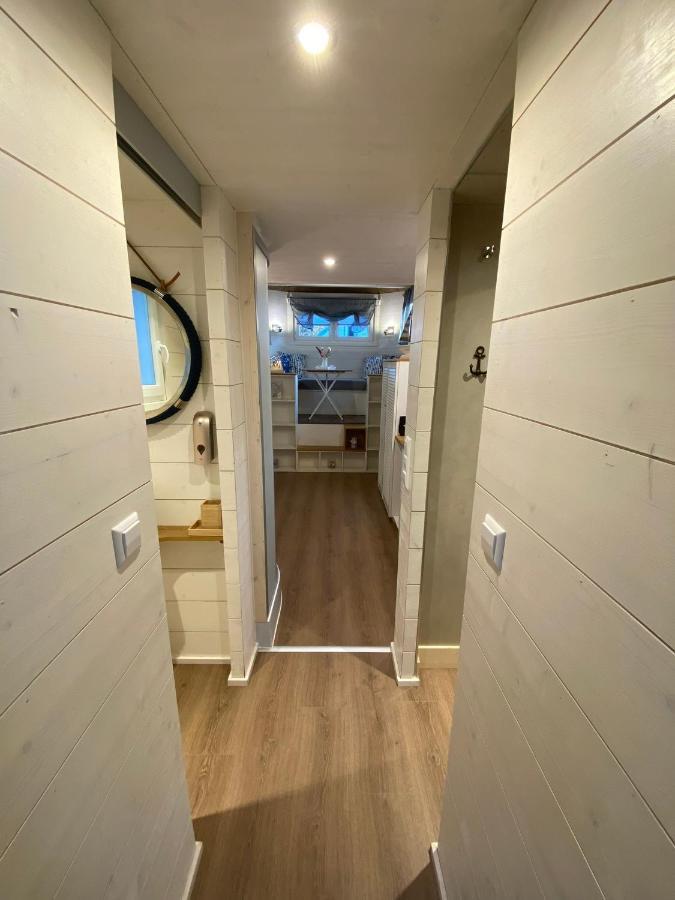 هام Tiny House Ems Im Pier9 Tiny House Hotel المظهر الخارجي الصورة