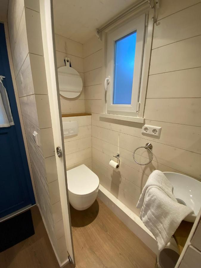 هام Tiny House Ems Im Pier9 Tiny House Hotel المظهر الخارجي الصورة