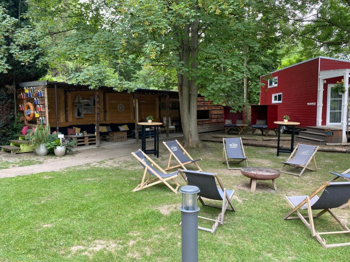 هام Tiny House Ems Im Pier9 Tiny House Hotel المظهر الخارجي الصورة